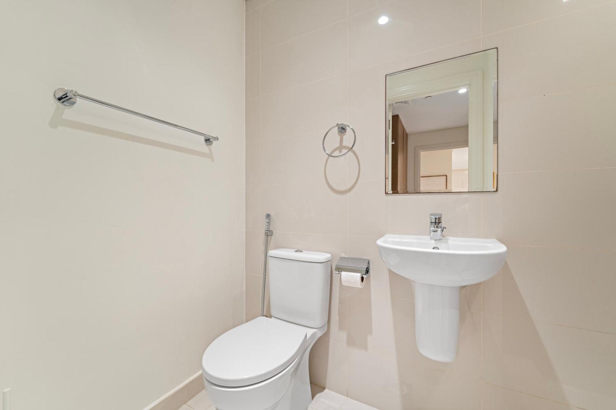 Luxe 4br In Downtown With Balcony Apartment *