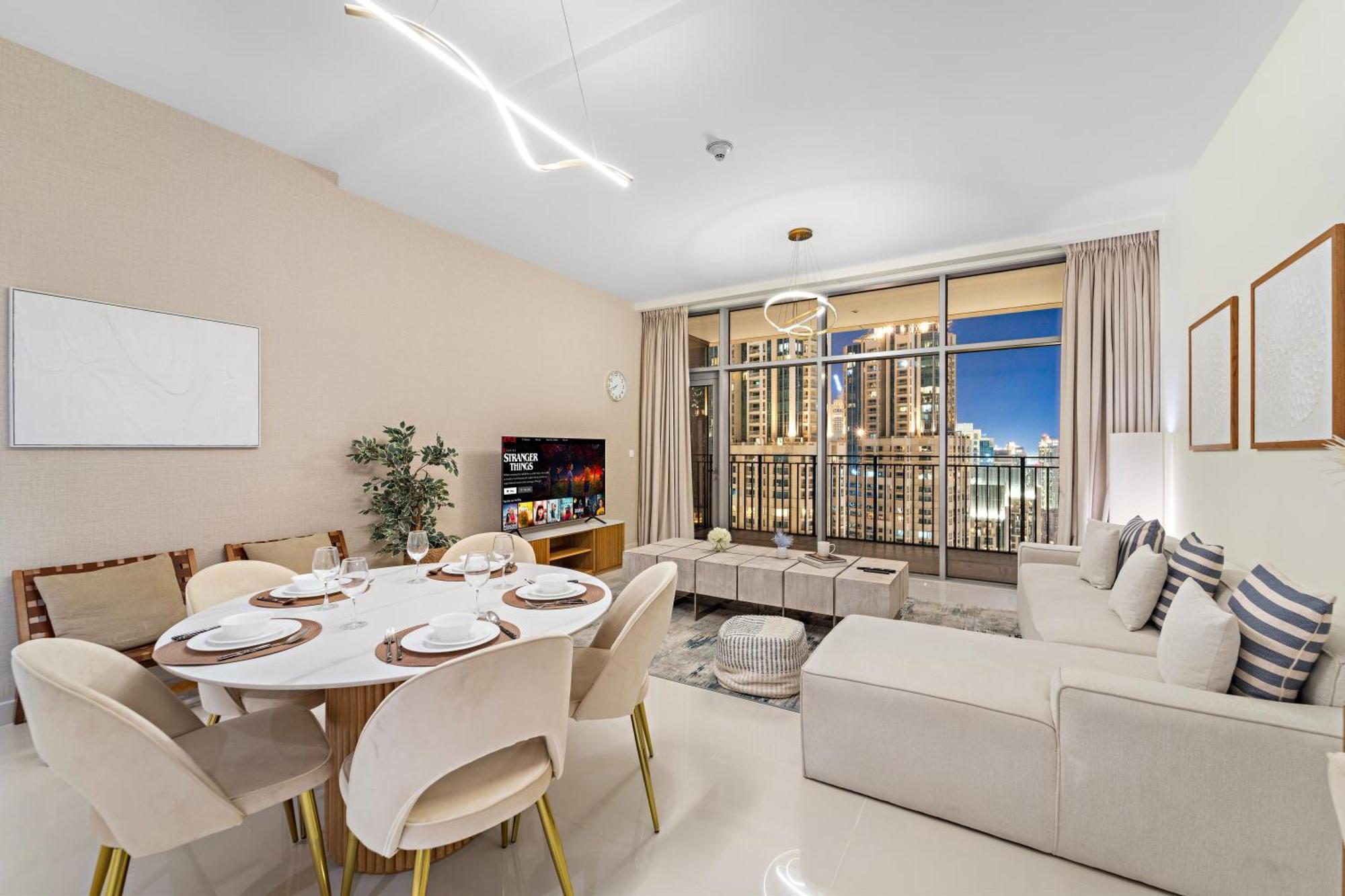 Apartment Luxe 4br In Downtown With Balcony *