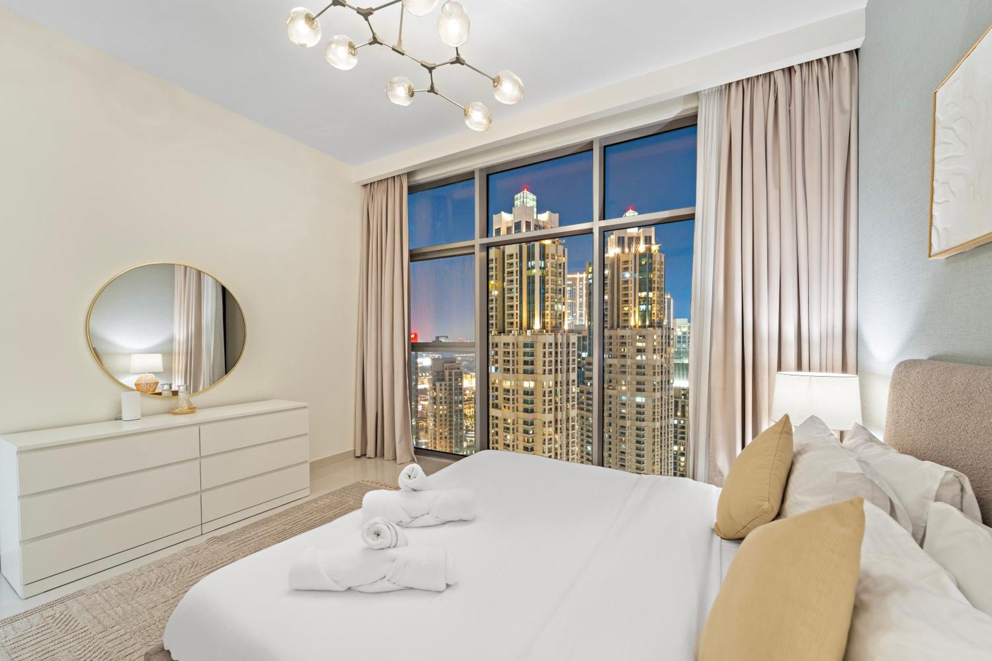 Apartment Luxe 4br In Downtown With Balcony
