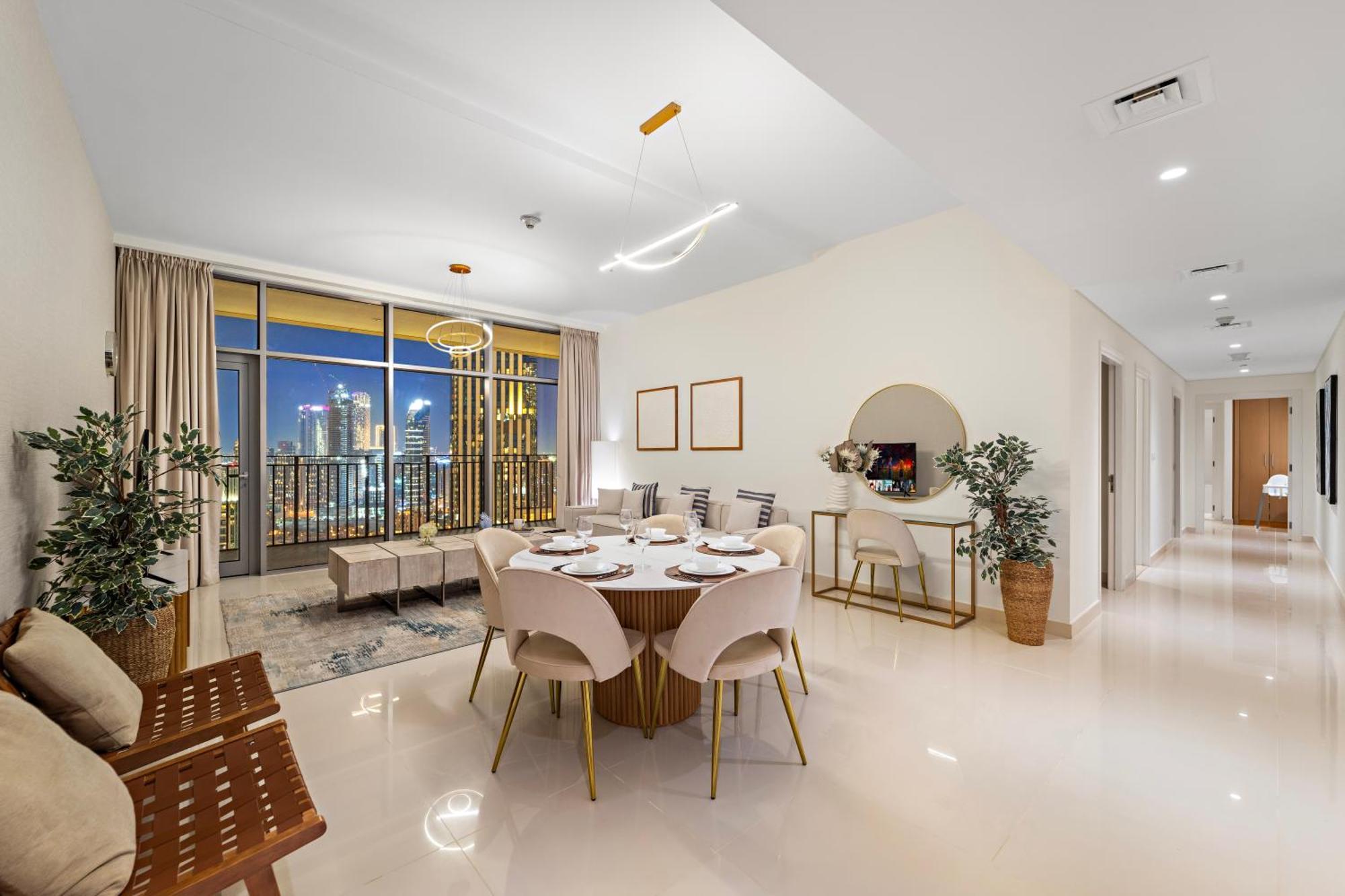 Apartment Luxe 4br In Downtown With Balcony *