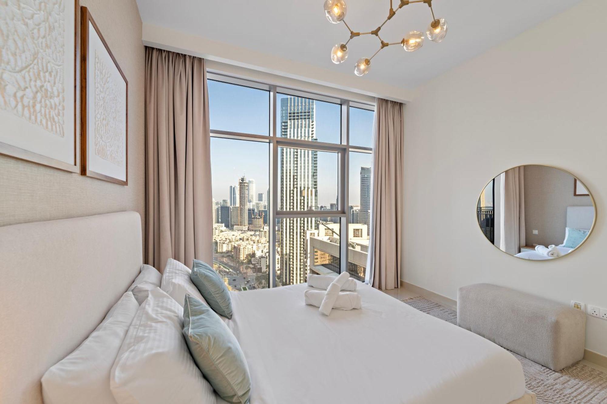 Luxe 4br In Downtown With Balcony Dubai