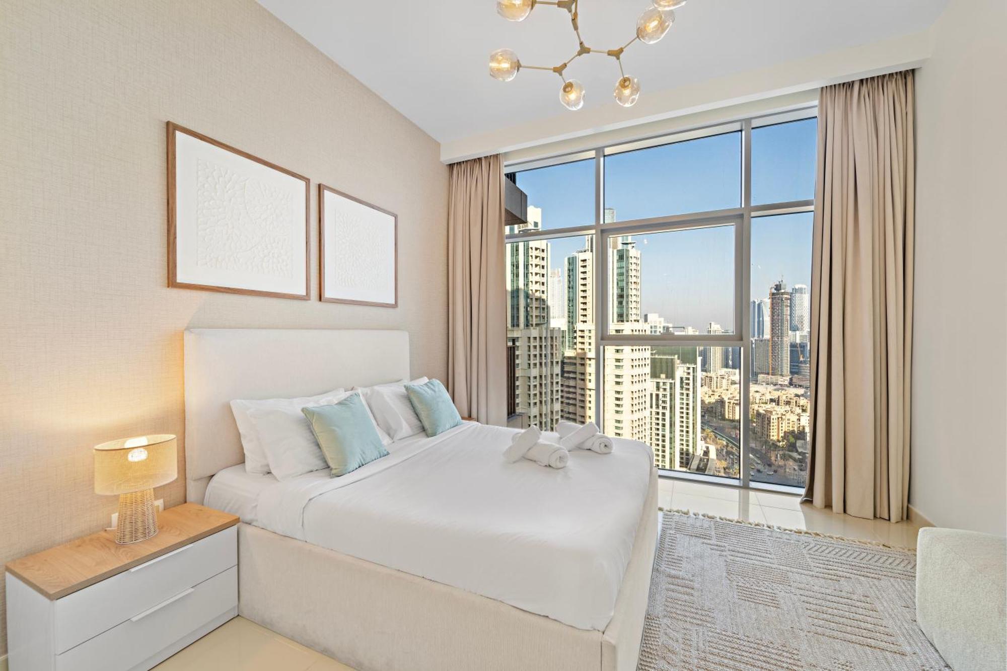 Luxe 4br In Downtown With Balcony